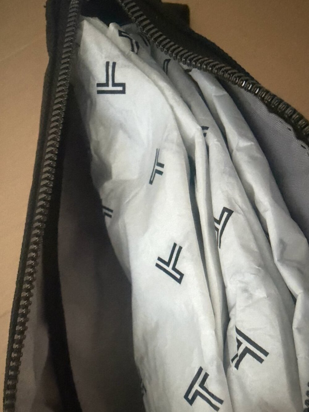 TUMI Black Pouch with Strap Brand New GWP $125 Value - Picture 10 of 11